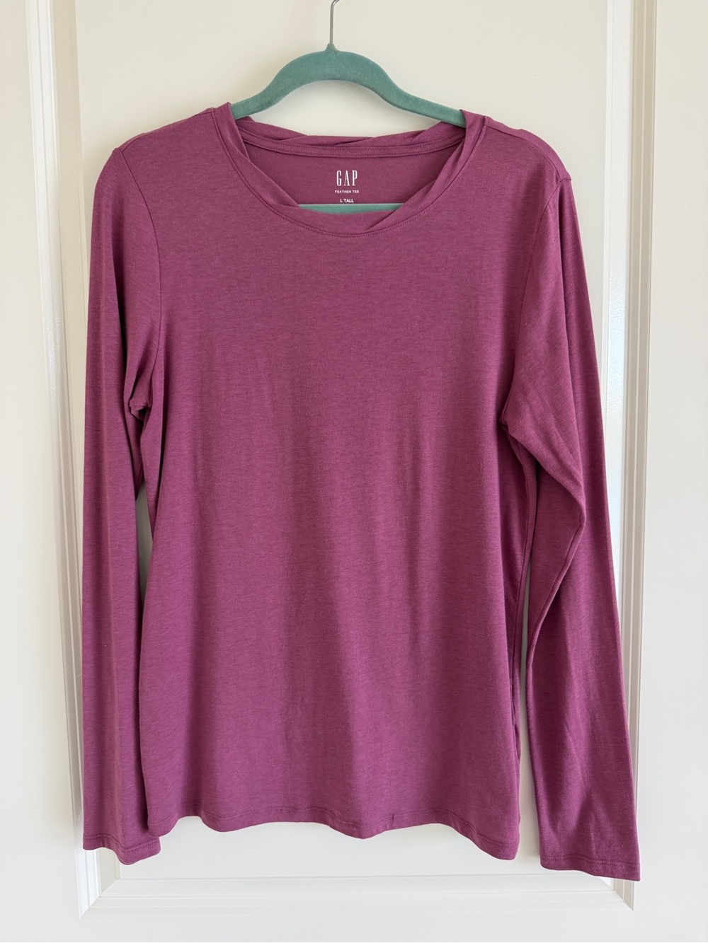 GAP Long Sleeve Women's Tee in Plum-Mauve